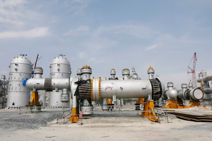US jet fuel imports surge as Nigeria's Dangote refinery pushes barrels west